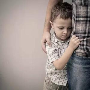 经常发脾气的父母 父母常发脾气对孩子伤害有多大
