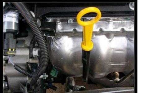 发动机需要补充机油 发动机机油油量高度的检查与补充