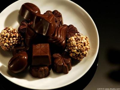 吃黑巧克力的坏处 黑巧克力吃多了有什么坏处