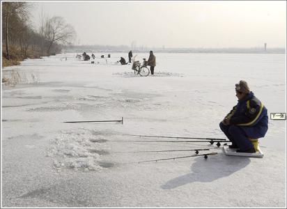 如何建造冬季钓鱼大棚 进入冬季如何钓鱼