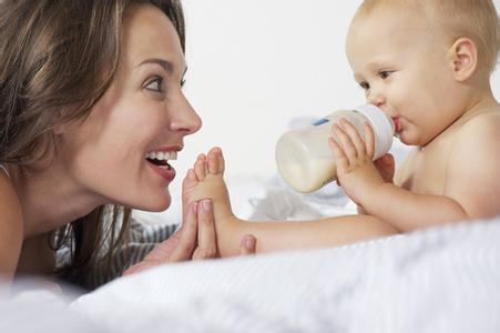 如何给宝宝选择奶瓶 如何选择宝宝的奶瓶