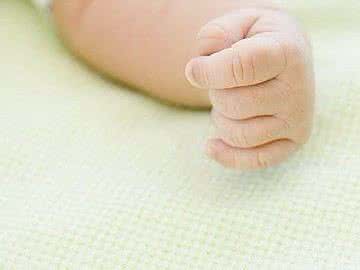 从指甲盖上看健康状况 妈妈如何通过指甲看宝宝的健康状况