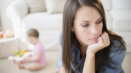 产后忧郁症表现 女性产后忧郁，不得不知的3大表现