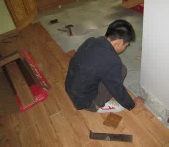铺地板前注意事项 安装地板的基础要求和注意事项　　