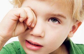 眼睛眨眼频繁 孩子频繁眨眼应注意保护眼睛