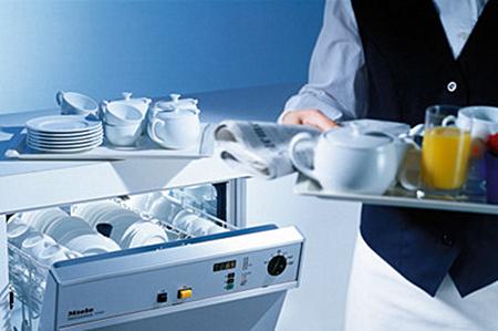 餐具消毒洗碗机 使用餐具烘烤箱和洗碗机的窍门