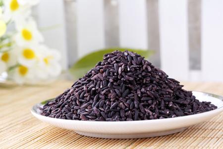 紫米的营养价值及功效 紫米的食用方法有哪些 紫米的营养价值
