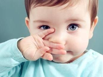 小婴儿有点鼻塞怎么办 小宝宝鼻塞怎么办