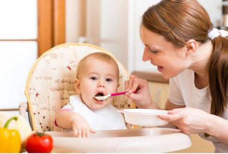 母乳喂养注意事项 喂养宝宝有哪些健康注意措施
