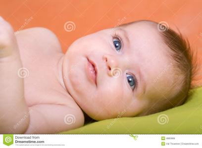 三个月宝宝的辅食 三个月宝宝可以吃什么 3个月大婴孩可不可以吃辅食