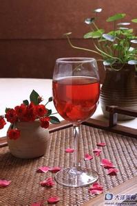 自制玫瑰醋 玫瑰醋的用法 如何自制玫瑰醋