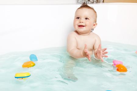 冬天如何给新生儿洗澡 冬天如何给宝宝洗澡？