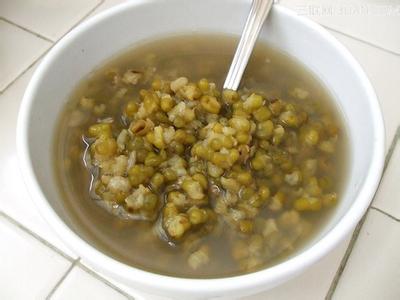 喝绿豆汤的好处 夏季吃绿豆汤有什么好处
