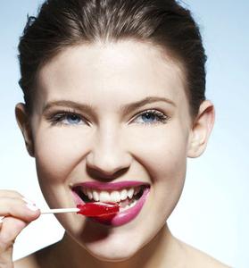 嘴唇的颜色健康图片 女人嘴唇颜色暗示的健康信息