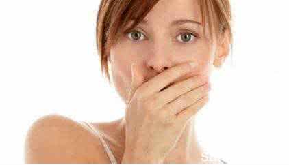 口臭是什么原因引起的 引起女生口臭的原因是什么