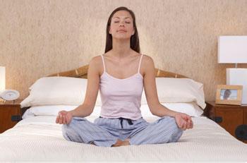 初级简单的床上瑜伽 什么是床上瑜伽