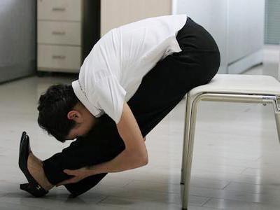 瑜伽轻松在家练 在办公室也能轻松做瑜伽！