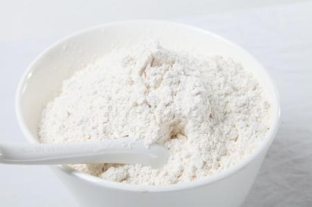 低粉和普通面粉的区别 石磨面粉和普通面粉有什么区别