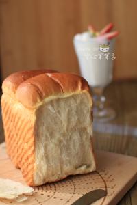 鲜奶吐司面包的做法 鲜奶高蛋白吐司的做法