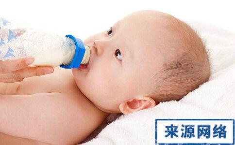 婴儿冲泡奶粉的禁忌 婴儿吃奶粉禁忌
