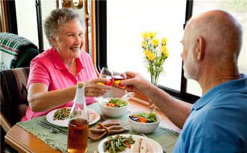 预防高血压吃什么食物 冬季老人预防高血压要多吃什么食物