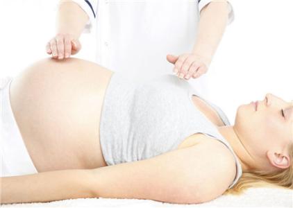 孕妇在家阵痛分娩视频 分娩前的征兆及应对产前阵痛