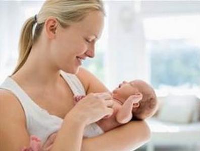 新生宝宝注意事项 抱新生儿的注意事项