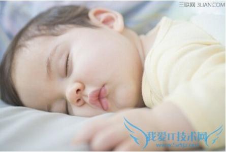 怎么防治宝宝吃奶睡着 喂奶时宝宝睡着怎么办