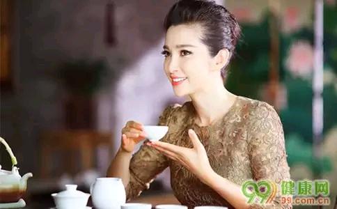 春季喝茶的好处 春季女人适合喝哪些茶 春季女人喝茶的好处有哪些