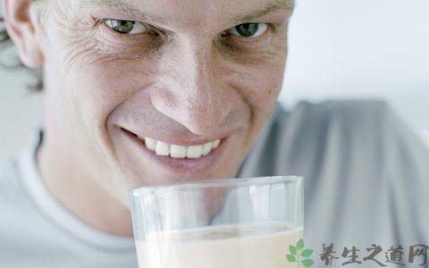 哪些人群不宜喝牛奶 不宜喝牛奶的上班族有哪些
