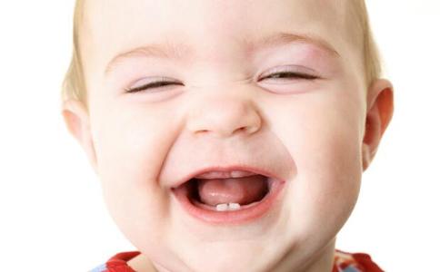 宝宝长牙哭闹如何缓解 宝宝长牙期间牙痛怎样缓解