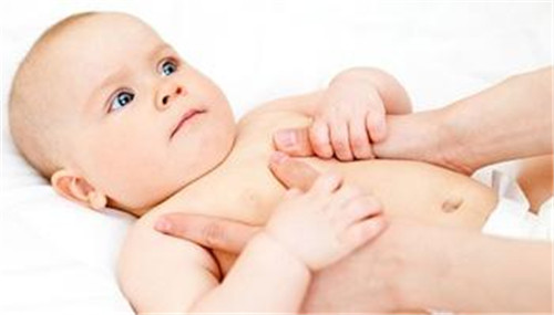 婴儿腹胀的按摩方法 婴儿腹胀的原因及治疗方法