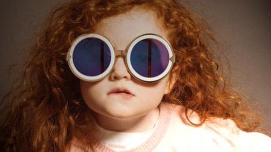 儿童太阳镜哪个牌子好 如何选购儿童太阳镜