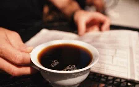 喝咖啡的好处与坏处 喝咖啡对心脏好吗 咖啡喝多了有什么坏处