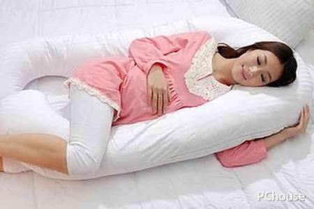 孕妇枕正确用法图解 孕妇枕的用法 孕妇枕如何选购