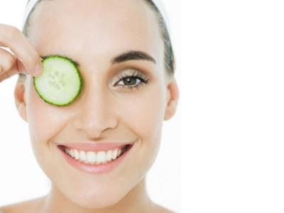 黄瓜敷脸的正确方法 黄瓜敷脸_滑嫩肌肤的五大功效