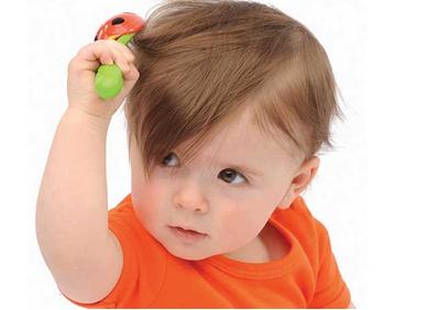 2岁宝宝头发稀少怎么办 宝宝头发少怎么办