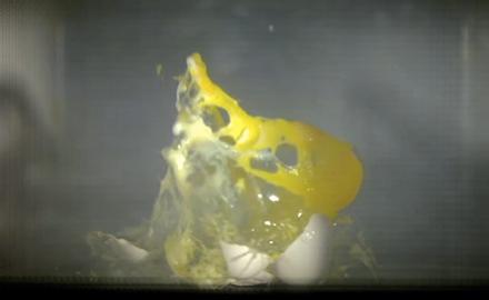生鸡蛋放入微波炉 鸡蛋放入微波炉为什么会爆炸
