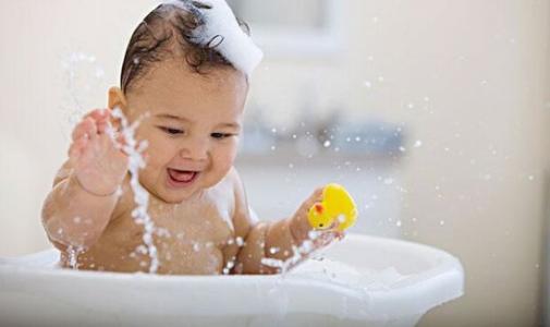 让宝宝爱上洗澡 怎样让你的宝宝爱上洗澡