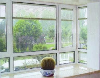 装修后玻璃窗清洗方法 玻璃窗怎么清洗？玻璃窗的清洗方法