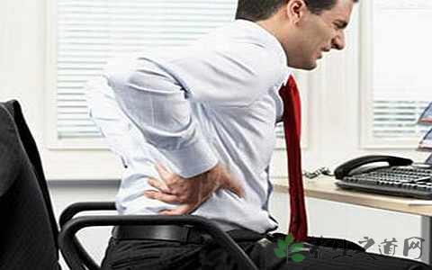 女脊柱疼痛是什么原因 熬夜后脊柱疼的原因是什么