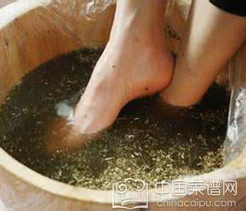 白醋泡脚的功效与作用 泡脚水里加醋有特别的功效