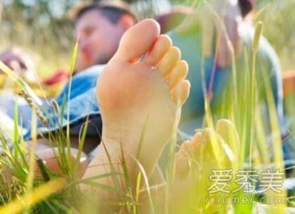 治疗脚气的最佳方法 春季去脚气的方法 春季如何去脚气