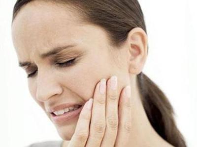 牙齿酸疼怎么回事 究竟牙齿酸疼是怎么回事？