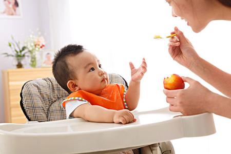 六个月婴儿怎么吃水果 怎么喂宝宝吃水果