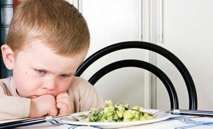 孩子老不爱吃饭怎么办 孩子不爱吃饭是怎么回事
