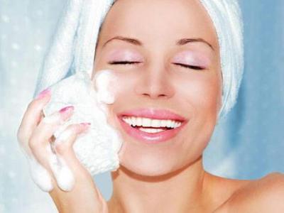 干洗脸可以减少皱纹 六十岁都没皱纹的洗脸技巧