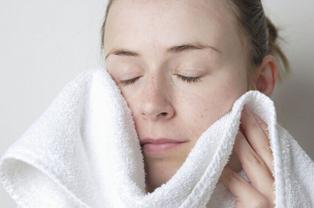 洗脸毛巾什么牌子好 洗脸时到底该不该使用毛巾？
