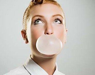 嚼口香糖可以瘦脸吗 口香糖不宜嚼超过10分钟