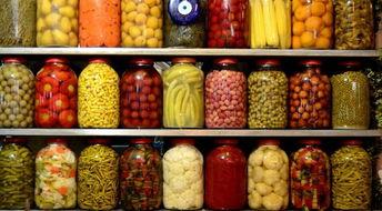 网购水果罐头注意事项 消费者在购买和食用水果罐头时应注意什么